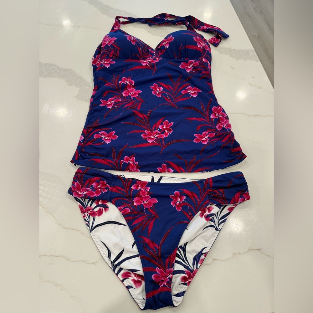 Worn once-Tommy Bahama Floral Tankini set - Picture 3 of 6